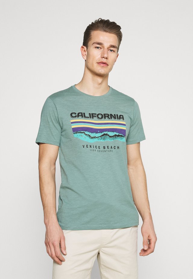 RIDLEY - Print T-shirt - sagebrush green