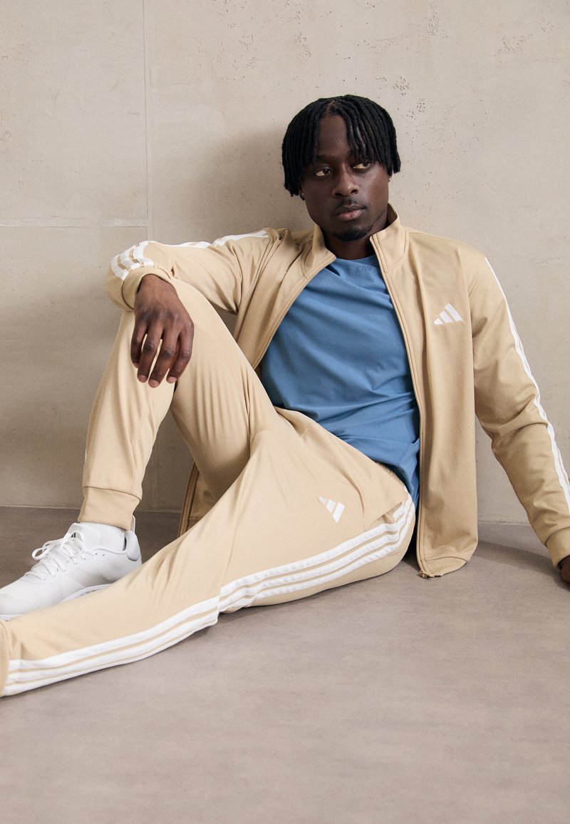 adidas Sportswear - SET - Trenirka - magic beige/white, Povečajte