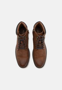 Pier One Botines con cordones - brown