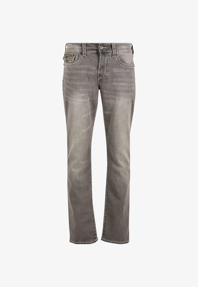 Jeans en denim gris avec une coupe droite, dotés d'un style à cinq poches, de coutures contrastées et d'une texture légèrement délavée.