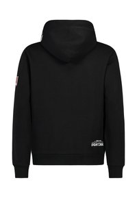 Zwarte hoodie met een kangoeroezak, ribgebreide manchetten en zoom. Voorzien van een logo op de linkermouw en tekst aan de onderkant aan de rechterzijde. Zacht materiaal.