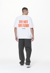 Pegador CRAIL OVERSIZED TEE - Print T-shirt - white