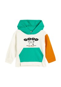 Hoodie met een witte body, teal capuchon, oranje mouwen en een groene zak. Grafische tekst en hondenontwerp op de voorkant.