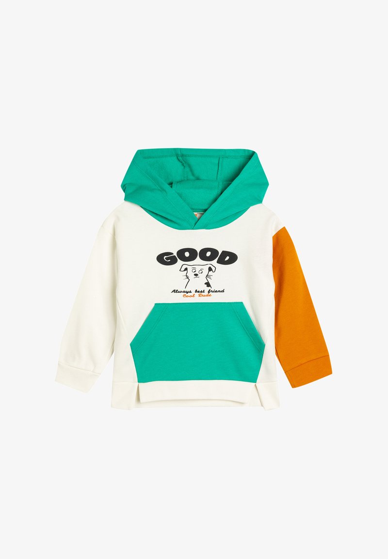 Kapuzenpullover mit weißem Körper, türkisfarbener Kapuze, orangenen Ärmeln und grüner Tasche. Grafischer Text und Hundedesign auf der Vorderseite.