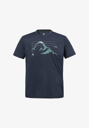 Marineblaues T-Shirt mit kurzen Ärmeln, Berggrafik und dem Text „RECHARGING MY ENERGY“ mittig auf der Vorderseite.