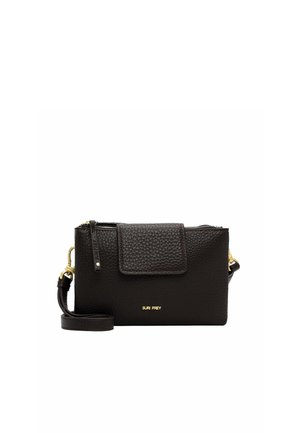 Sort tekstureret læder crossbody-taske med guldfarvet hardware, frontlomme med klap, lynlås, og justerbar rem.