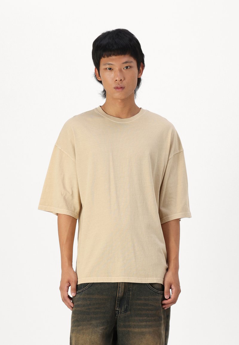 Jack & Jones JJECHARGE FADED TEE - T-shirts - humus