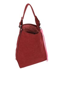 Rode suède handtas met een roze trekkoordaccent, ritssluiting en polkadotvoering. Voorzien van stevige handgrepen en een gestructureerde vorm.