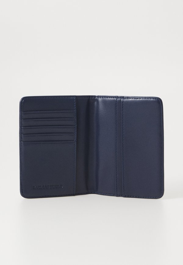 VOYAGE PASSPORT HOLDER UNISEX - Wallet2