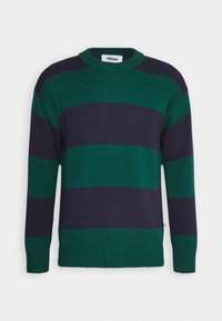Pull pour homme avec des rayures horizontales vert foncé et bleu marine. Fabriqué en maille texturée avec un col rond et des poignets côtelés.