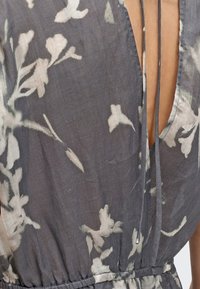 Marc O'Polo BOW DETAIL - Robe longue - multi/oxide grey