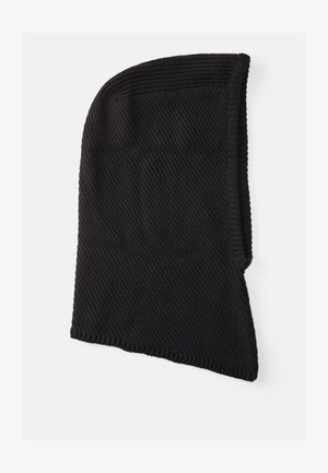 Czarna dziana czapka w stylu kominiarek z prążkowaną fakturą i zwężającym się kształtem, zaprojektowana z myślą o ciepłocie i osłonie.