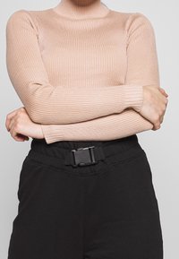 Missguided Petite Pullover - nude