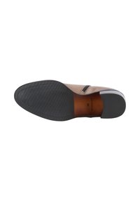 Pantof cu piele maro, cu o suprafață netedă, vârf rotunjit și o talpă texturată din cauciuc negru, având un toc ușor.