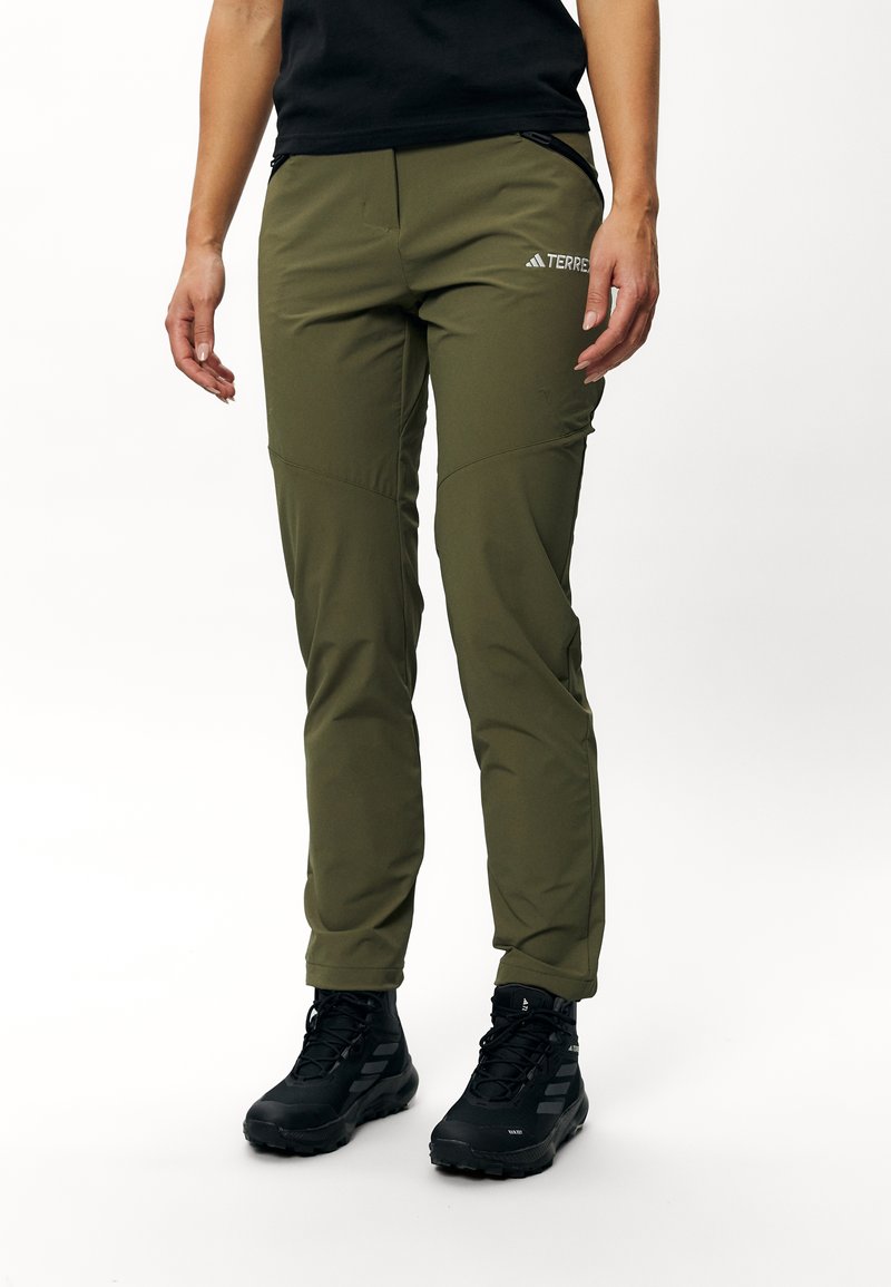 Adidas Terrex XPERIOR - Hlače za otvoreno - olive strata