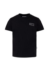 Zwarte katoenen t-shirt met een ronde hals en korte mouwen. Heeft een klein wit ruitpatroon ontwerp aan de bovenkant aan de linkerzijde.