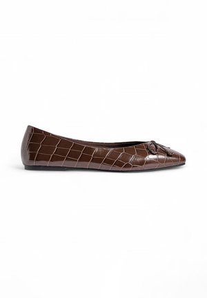 SQUARED TOE BOW - Ballet pumps - brown