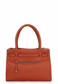 Orange läderhandväska med två rundade handtag, toppdragkedja, texturerad yta och en framficka med dragkedja samt subtila accentdetaljer.