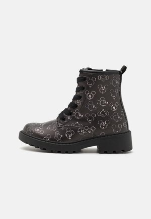 DISNEY CLASSICS MICKEY MOUSE CASEY UNISEX - Lace-up ankle boots - black