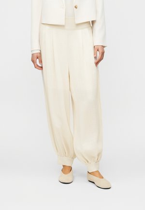 BEATE  - Nadrágok - off-white