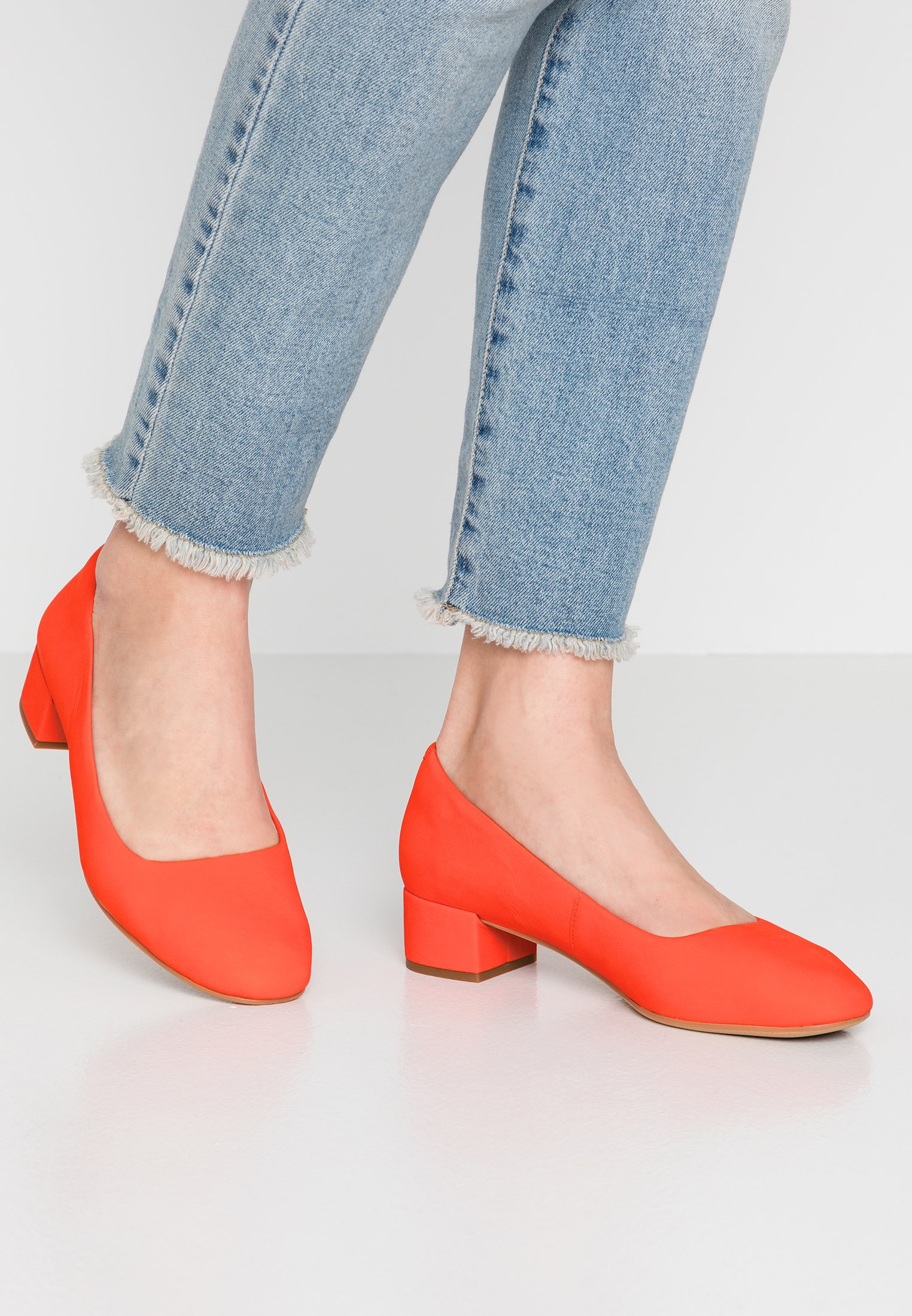 clarks women's orabella alice pump