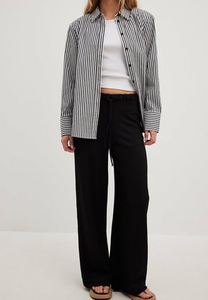 WEITE STRUKTURIERTE - Housut - black