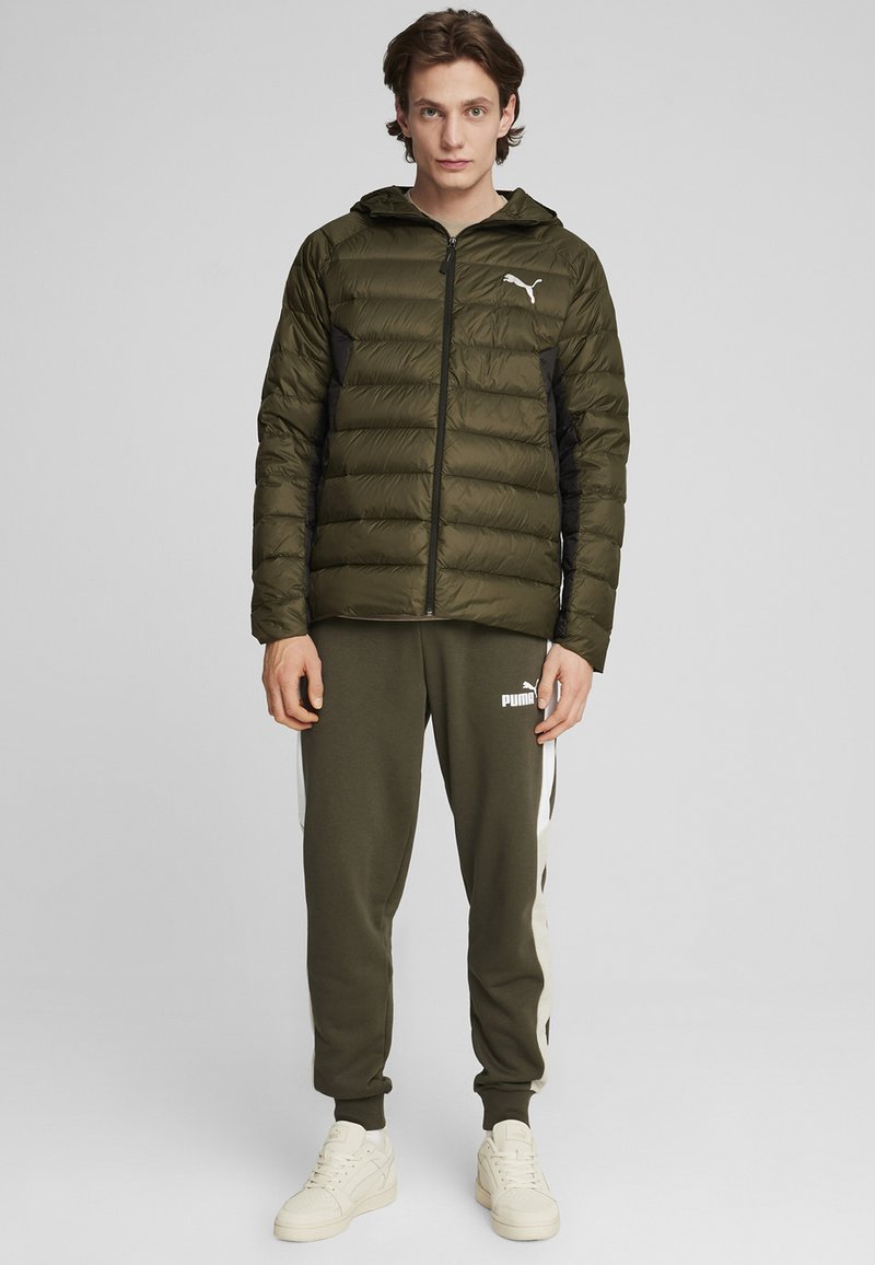 Puma PACKLITE - Bunda z prachového peří - dark olive