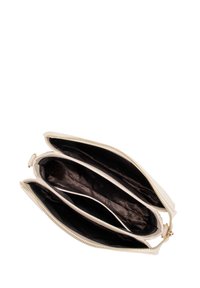 Béžová kožená kabelka na psaní s třemi přihrádkami, zlatým zipem a hladkým povrchem. Vnitřek podšitý tmavou látkou.