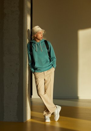HOODIE CHESTHIT SPORTSWEAR LOGO - Felpa con cappuccio - brittany blue
