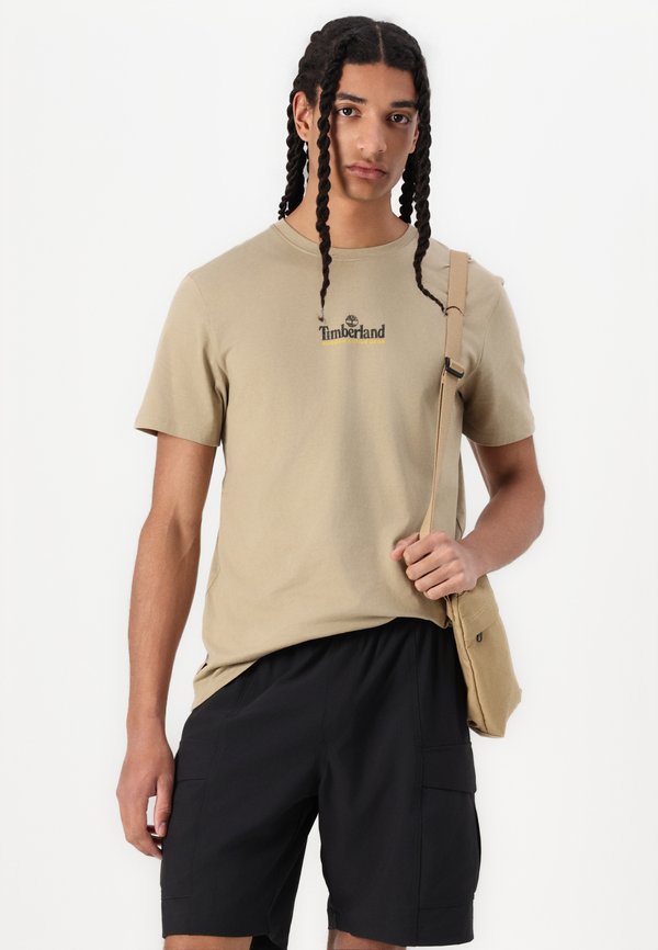 WASHED BACK ON THE ROAD GRAPHIC TEE  - Print T-shirt - lemon pepper4