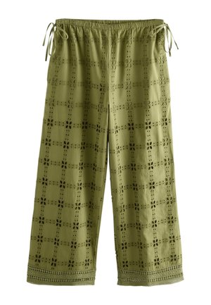 Pantalones de pierna ancha en verde oliva con patrón floral calado, cordón ajustable en la cintura y ribete de encaje en el dobladillo.