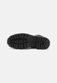 ONLY SHOES ONLBETTY LACE UP BOOT - Gležnjače s platformom - black