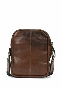 Brązowa skórzana torba na ramię, prostokątny kształt, gładka faktura, pojedyncze zapięcie na zamek, regulowany pasek, subtelne detale szwu.