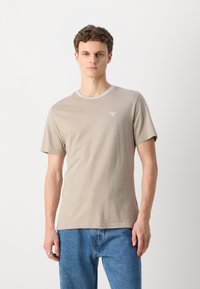 Barbour AUSTWICK  - Basic póló - concrete