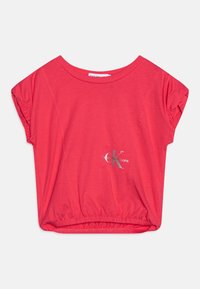 Calvin Klein Jeans MONOGRAM OFF PLACED CAP - Triko s potiskem - pink flash