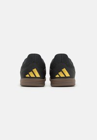 adidas Performance PREDATOR CLUB INDOOR SALA KIDS - Zaalvoetbalschoenen - core black/carbon/gold metallic