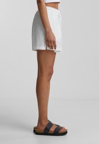 Urban Classics SEERSUCKER  - Shorts - white
