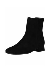 Bottine en suède noir avec un bout rond et un petit talon carré. Elle présente une texture lisse, des côtés sans couture et un design simple sans quincaillerie visible.