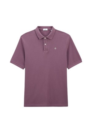 Polo à manches courtes en coton violet muted, avec un col, une patte de boutonnage à trois boutons, et un petit logo sur la poitrine gauche.