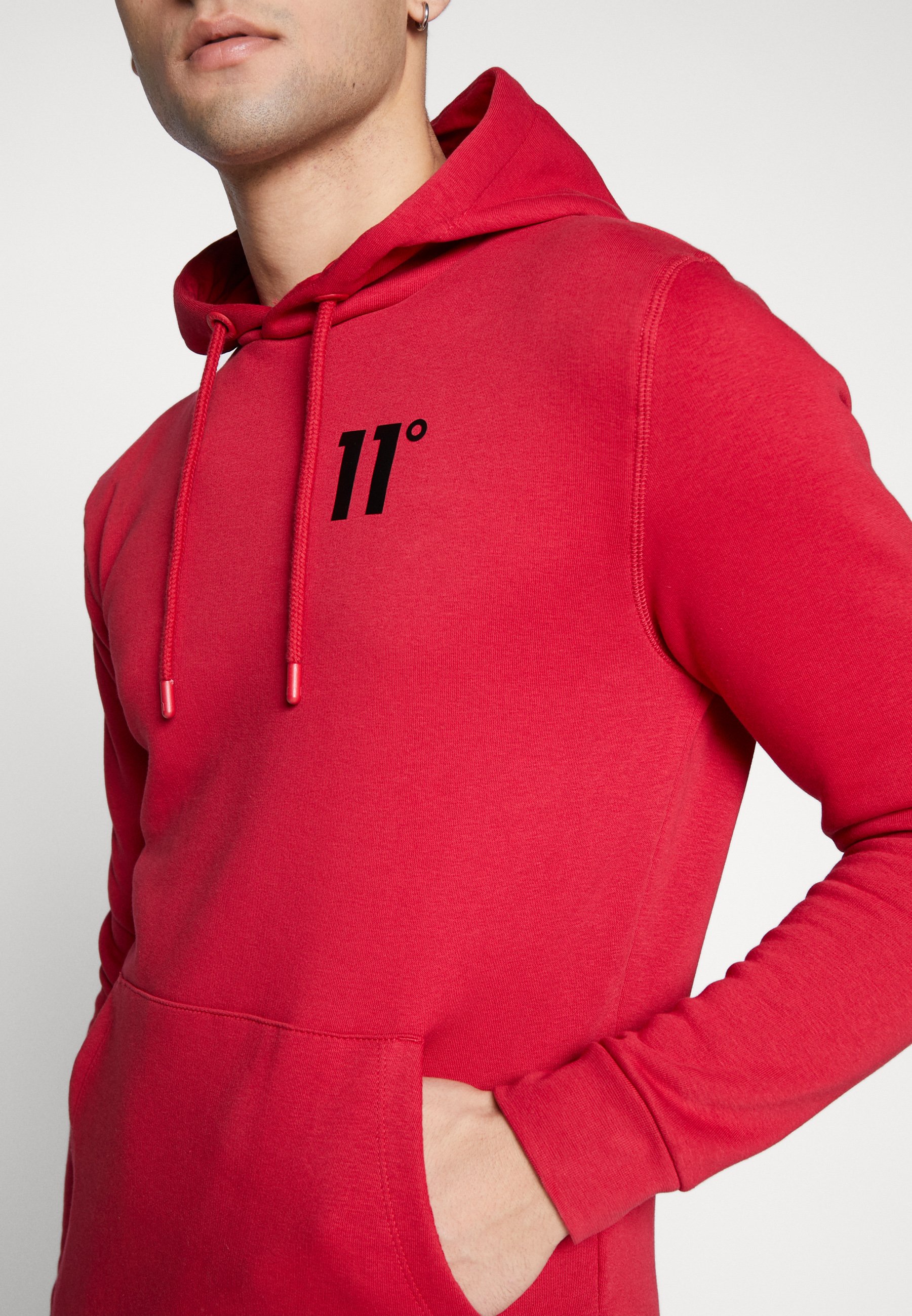 11 DEGREES CORE HOODIE Hoodie ski patrol red Zalando.no 11 DEGREES CORE - Joggebukse - ski patrol red
