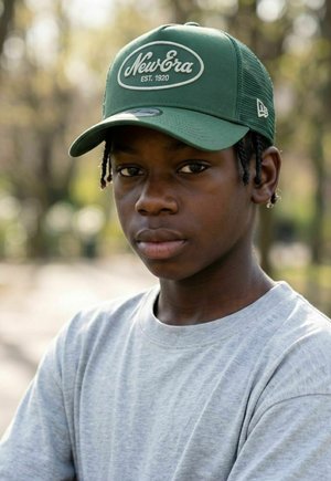 New Era, YOUTH TRUCKER UNISEX, oliwkowy