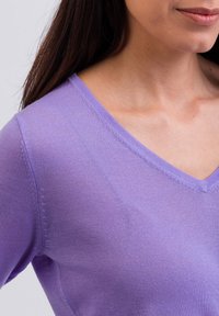CASH-MERE Strickpullover - viola