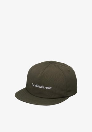 Dunkelgrüner Flachschirm-Cap mit sechs Panelnähten und weiß gesticktem "Quiksilver"-Logo in der Mitte vorne.