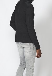 Koroshi Pullover - black