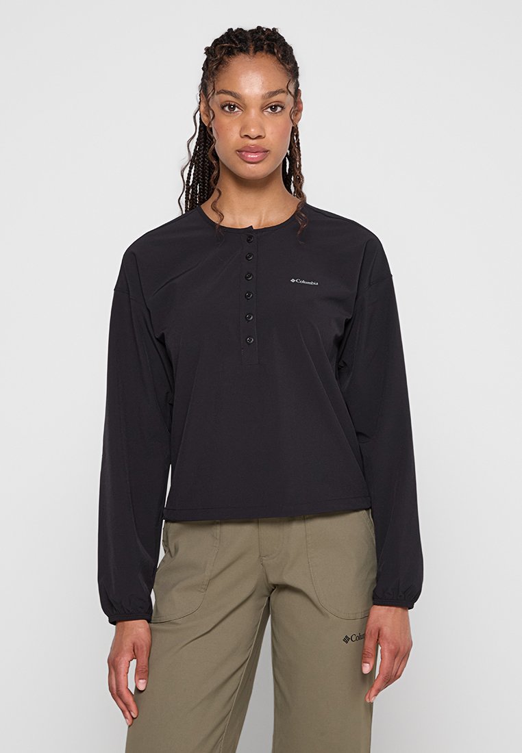 Schwarz langärmliges Button-Up-Hemd mit rundem Halsausschnitt, mit einem Logo auf der Brust und elastischem Saum sowie Bündchen.