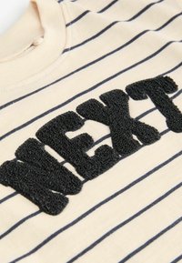 Next SHORT SLEEVE REGULAR FIT - T-Shirt print - grey bear slogan