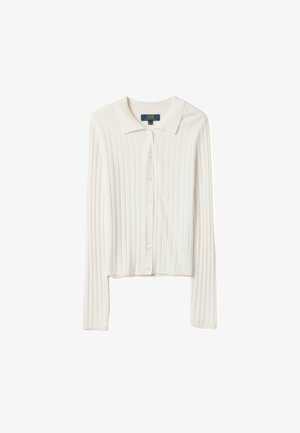 Cardigan blanc côtelé à manches longues, boutonné avec col, présenté à plat sur fond blanc.