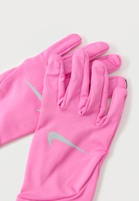 Roosa sportlikud kindad, mis on valmistatud siledast kangast, halli Nike logo on tagasi ja need on mugavuse ja paindlikkuse tagamiseks tihedalt istuvad.