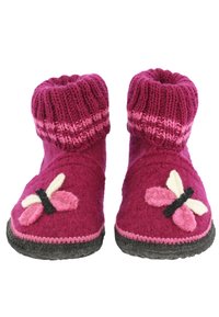 Vilten enkelslippers in het roze met een gebreide rand. Beschikt over een vlinderthema in roze en wit. Rubberen zool voor grip.