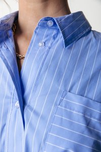 Colourful Rebel BRIENNA STRIPED BUTTON BLOUSE DRESS - Abito a camicia - blue